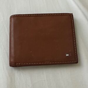 Tommy Hilfiger Brown wallet. new. plenty of room